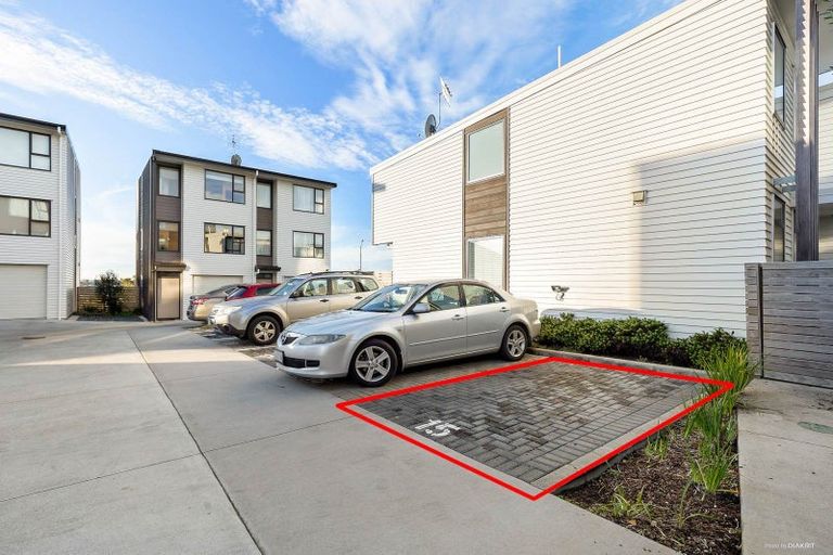 Photo of property in 15/15 Chivalry Road, Glenfield, Auckland, 0629