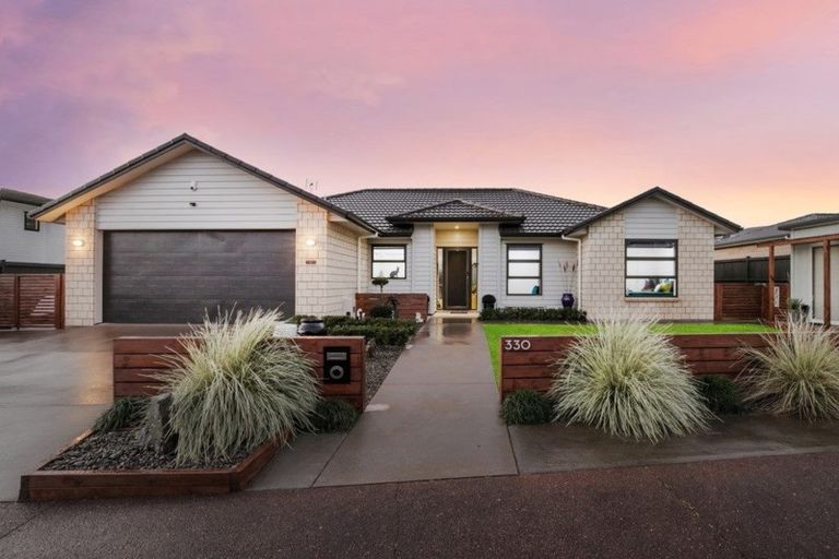 Photo of property in 330 Harbourside Drive, Karaka, Papakura, 2113
