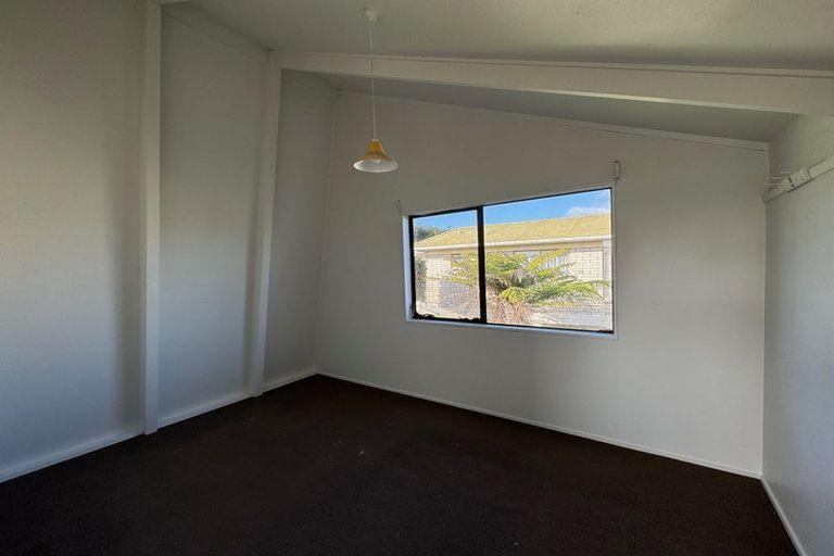 Photo of property in 18 Pemberton Avenue, Bayview, Auckland, 0629
