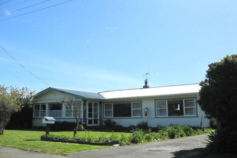 Photo of property in 22 Neale Avenue, Stoke, Nelson, 7011