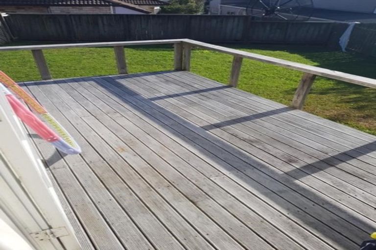 Photo of property in 942 East Coast Road, Northcross, Auckland, 0630