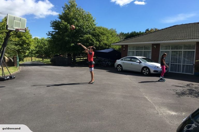 Photo of property in 38 Henson Road, Whitford, Howick, 2571