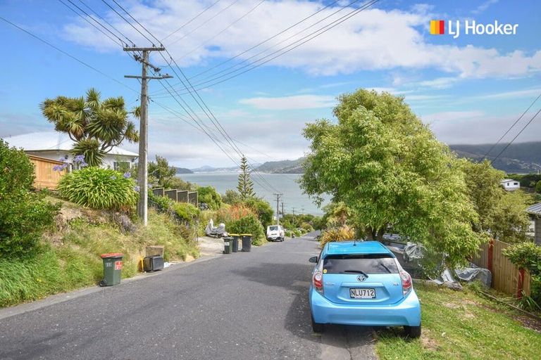 Photo of property in 15 Porterfield Street, Macandrew Bay, Dunedin, 9014