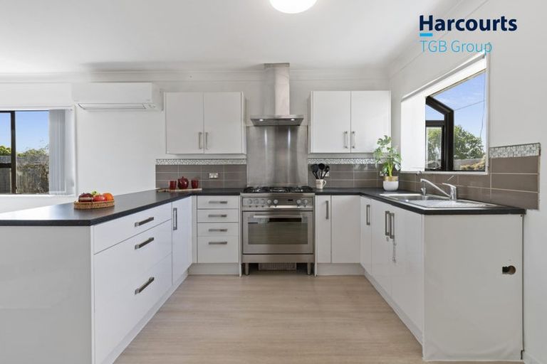 Photo of property in 9b Gatland Road, Rosehill, Papakura, 2113