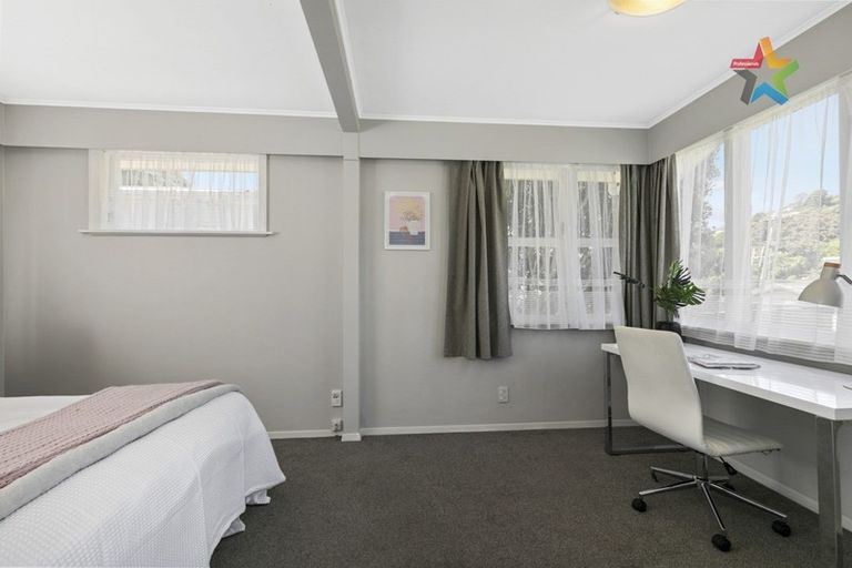 Photo of property in 6 Holborn Drive, Stokes Valley, Lower Hutt, 5019