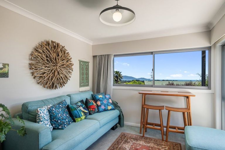 Photo of property in 64 Kotare Street, Waikanae, 5036