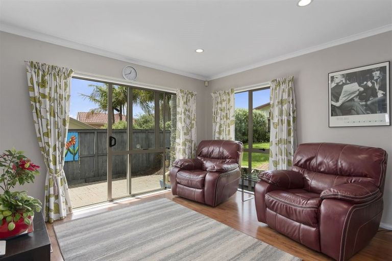 Photo of property in 10 Westminster Gardens, Unsworth Heights, Auckland, 0632