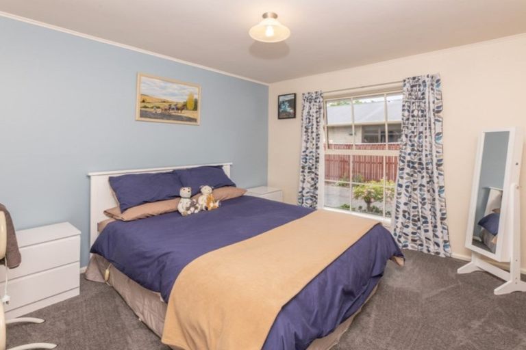 Photo of property in 14 Ramore Place, Redwood, Christchurch, 8051