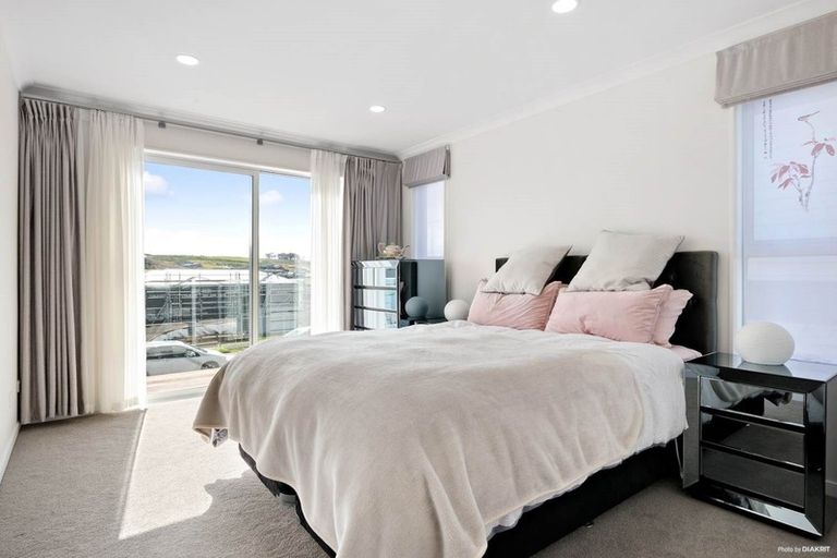 Photo of property in 3 Bight Road, Long Bay, Auckland, 0630