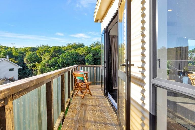 Photo of property in 2/4 Puaha Street, Takapuwahia, Porirua, 5022