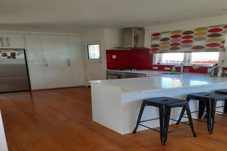 Photo of property in 10 Matuku Street, Heretaunga, Upper Hutt, 5018