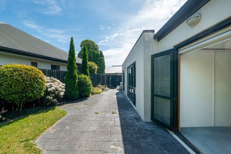 Photo of property in 50 Parade Court, Addington, Christchurch, 8024