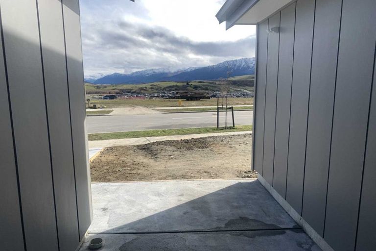 Photo of property in 70 Spur Ridge Rise, Jacks Point, 9371