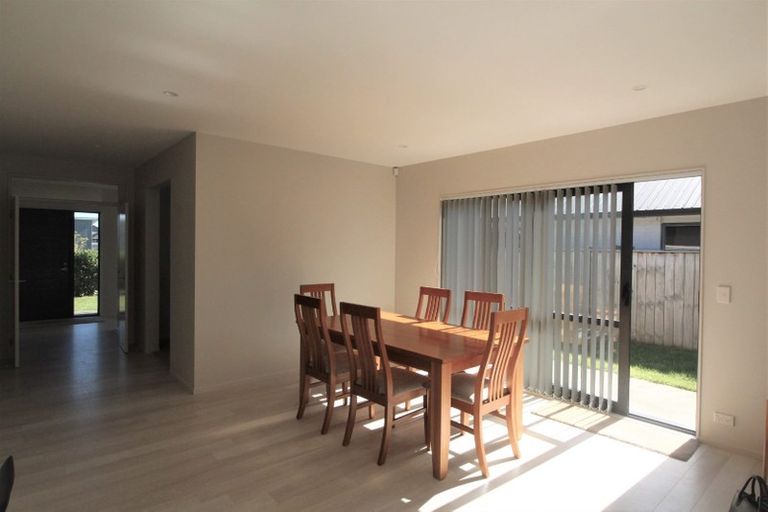 Photo of property in 23 Andalusian Way, Karaka, Papakura, 2113