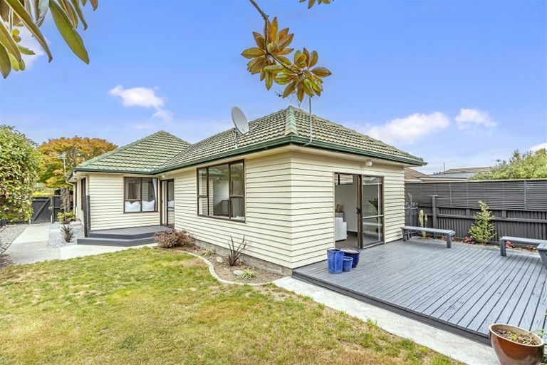 Photo of property in 97 Winters Road, Redwood, Christchurch, 8051