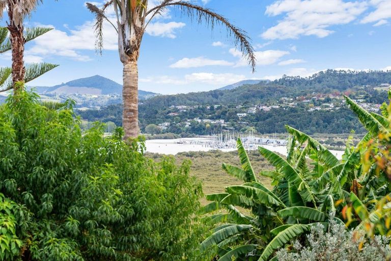 Photo of property in 8 George Point Road, Onerahi, Whangarei, 0110