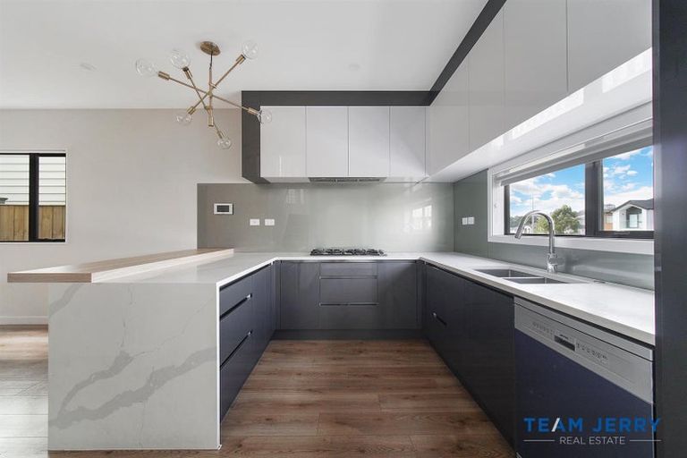 Photo of property in 20 Laquinta Place, Flat Bush, Auckland, 2019