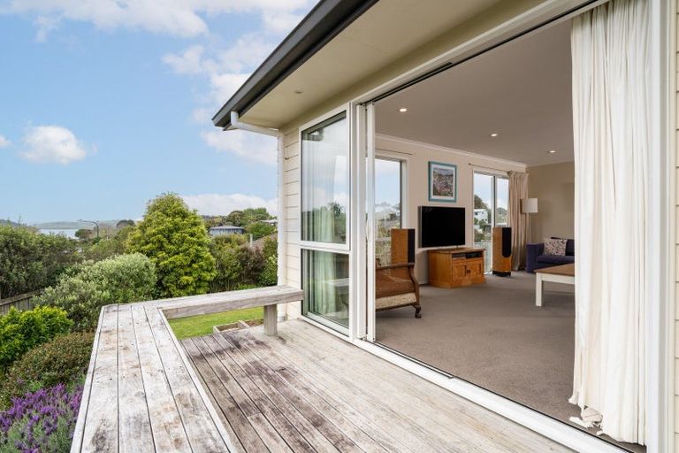 Photo of property in 7 Waikowhai Place, Raglan, 3225