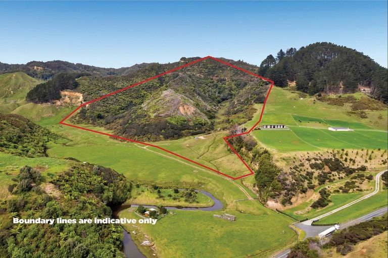 Photo of property in 2 Rapanui Road, Tongaporutu, Urenui, 4378