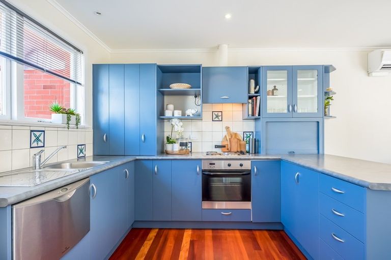 Photo of property in 75 Wai-iti Crescent, Woburn, Lower Hutt, 5010