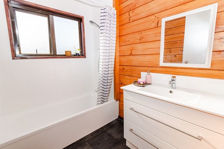 Photo of property in 86 Treadwell Street, Springvale, Whanganui, 4501