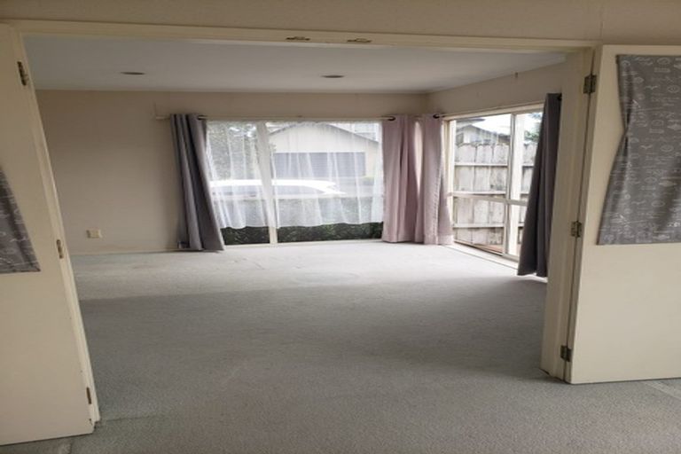 Photo of property in 1/1 Emma Court, Northpark, Auckland, 2013
