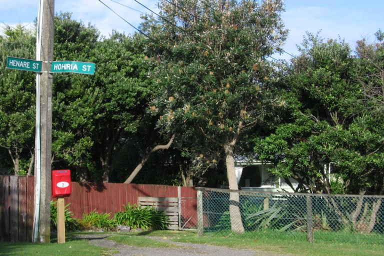 Photo of property in 2 Henare Street, Waikanae Beach, Waikanae, 5036