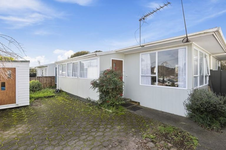 Photo of property in 8 Omata Road, Westown, New Plymouth, 4310