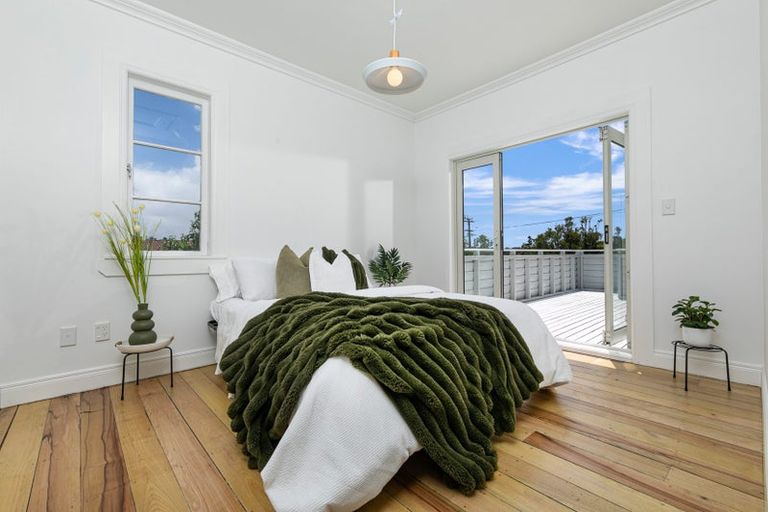 Photo of property in 9 Pine Avenue, Henderson, Auckland, 0612