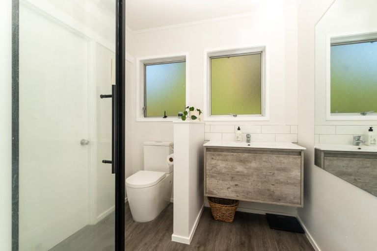 Photo of property in 5 Beeche Place, Birkdale, Auckland, 0626