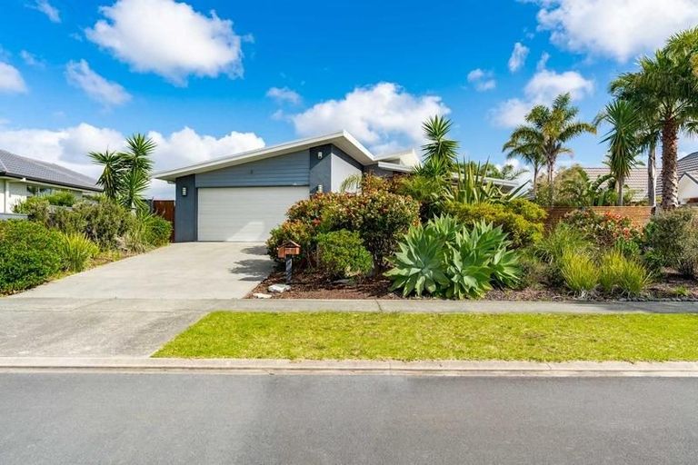 Photo of property in 4 O'farrell Drive, One Tree Point, 0118