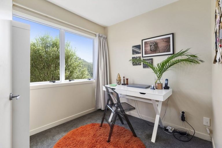 Photo of property in 2/143 Cockayne Road, Khandallah, Wellington, 6035