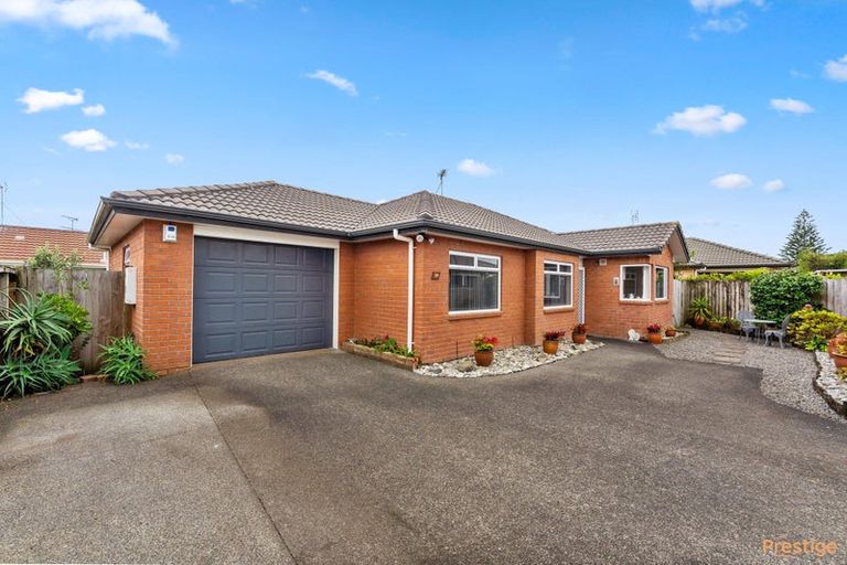 Photo of property in 28 Dan Tori Place, Orewa, 0931