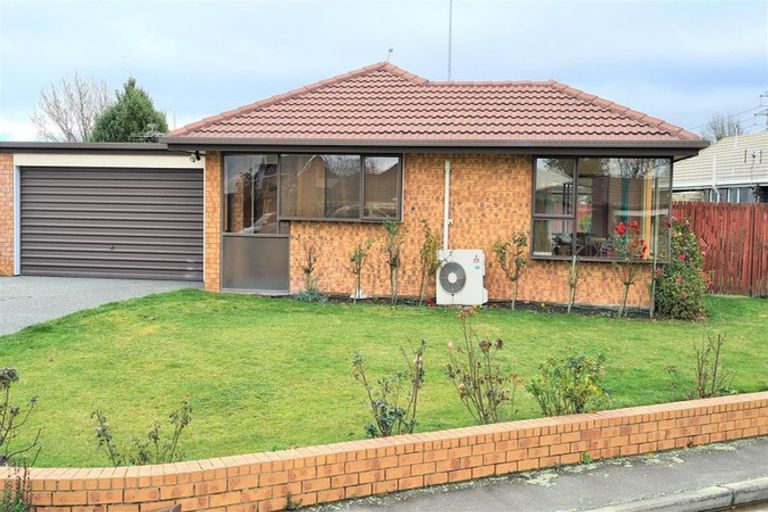 Photo of property in 19 Dumfries Drive, Hei Hei, Christchurch, 8042