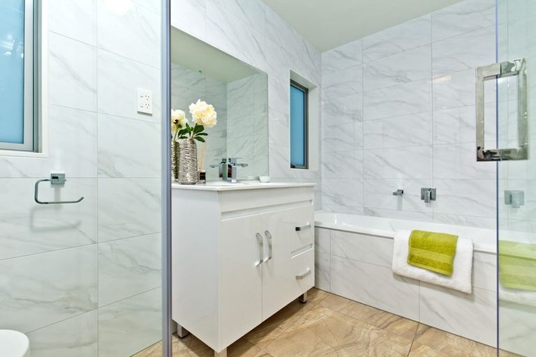 Photo of property in 285 Don Buck Road, Massey, Auckland, 0614