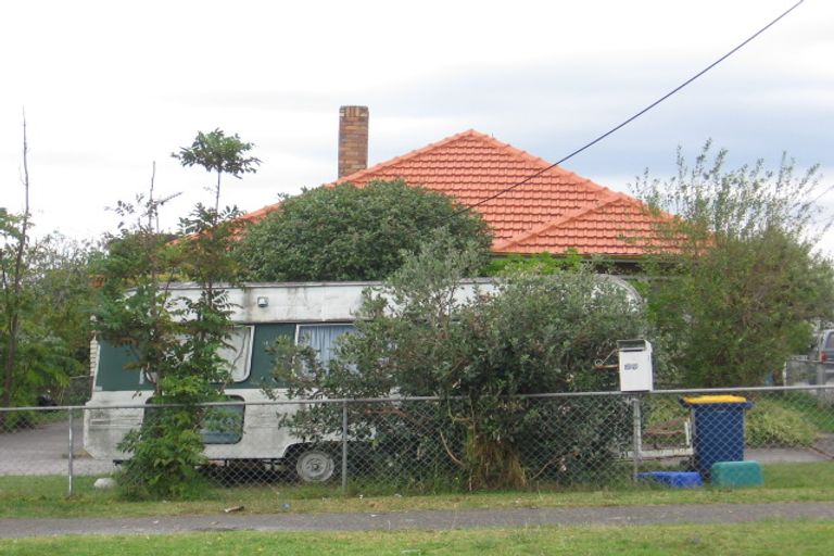 Photo of property in 25 Archibald Road, Kelston, Auckland, 0602