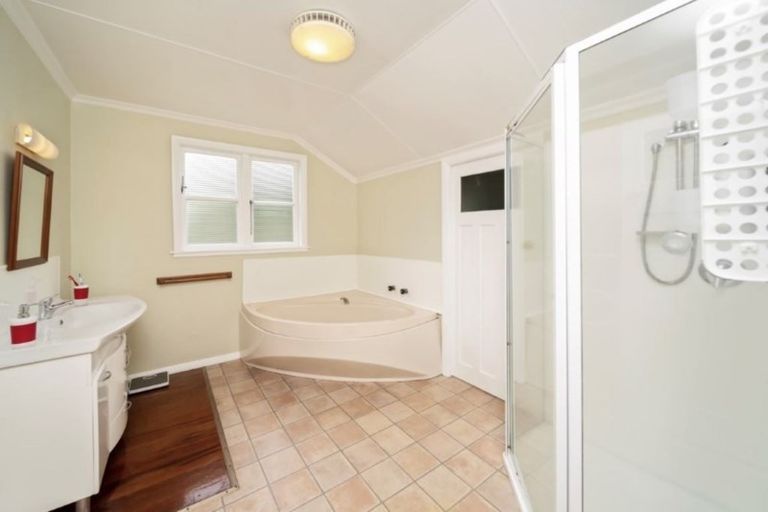 Photo of property in 562 Carrington Road, Hurworth, New Plymouth, 4371