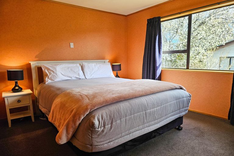 Photo of property in 5 Murray Place, Lake Tekapo, 7999