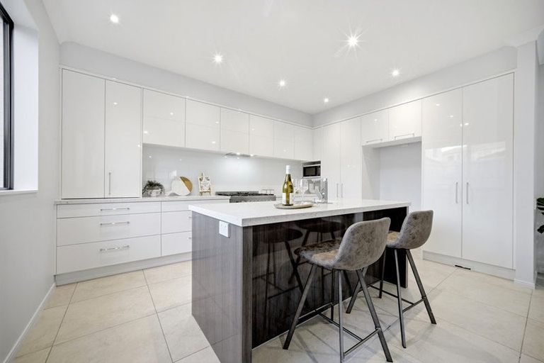 Photo of property in 16 Darion Drive, Flat Bush, Auckland, 2019