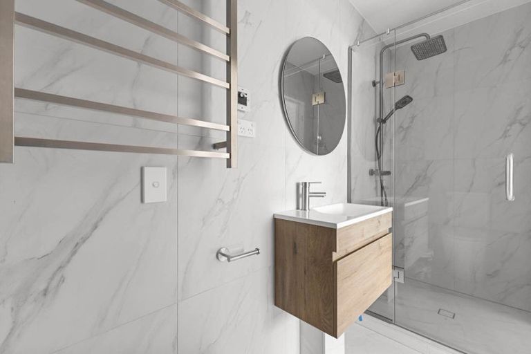 Photo of property in 31 Great South Road, Papatoetoe, Auckland, 2025