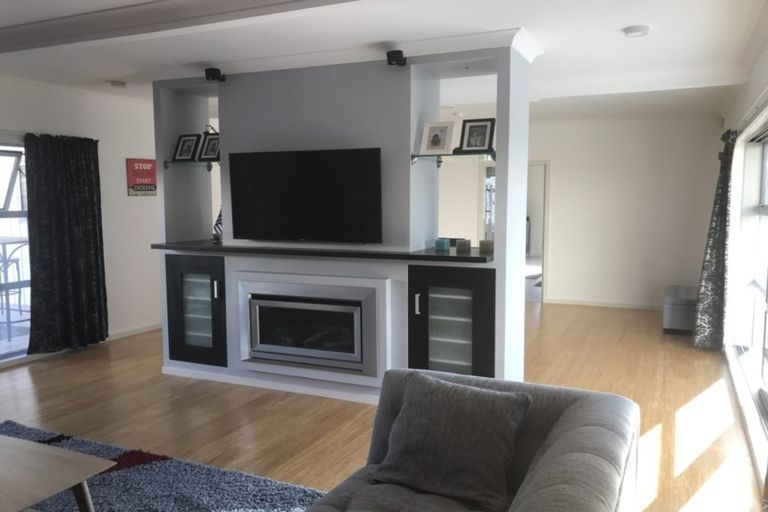 Photo of property in 1 Cherry Grove, Strathmore Park, Wellington, 6022