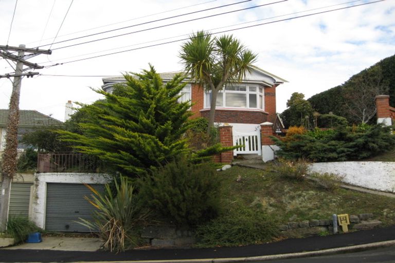 Photo of property in 43 Earls Road, Saint Clair, Dunedin, 9012