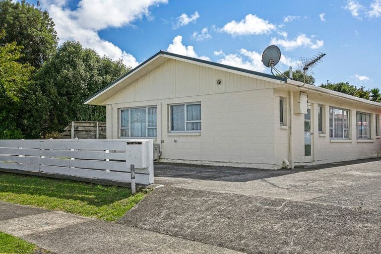 Photo of property in 1/124 Ngamotu Road, Spotswood, New Plymouth, 4310