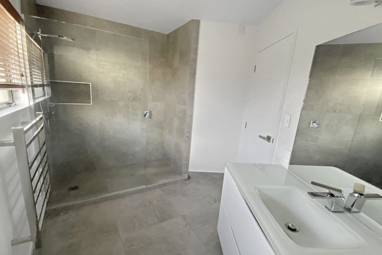 Photo of property in 71 Gills Road, Albany Heights, Auckland, 0632