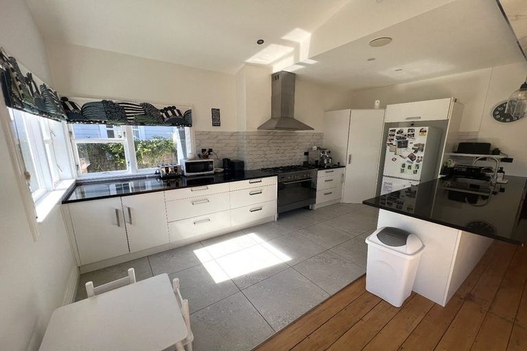 Photo of property in 17 Fife Lane, Miramar, Wellington, 6022