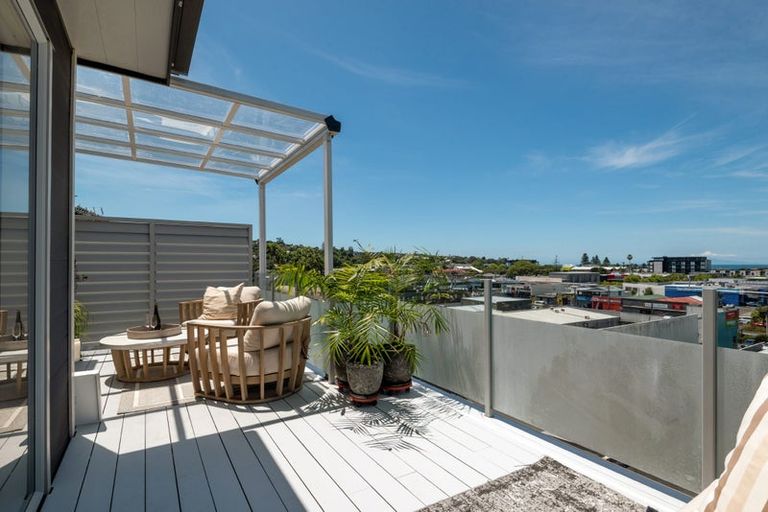 Photo of property in Wilk Heights, 2/8 Wilk Lane, Browns Bay, Auckland, 0630