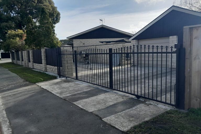 Photo of property in 14 Gibbs Drive, Woodend, 7610