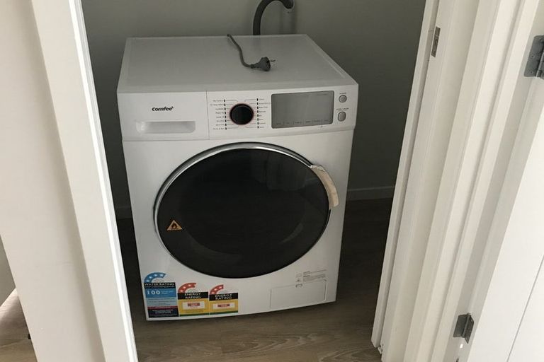 Photo of property in 12 Emmadale Lane, Hamilton East, Hamilton, 3216