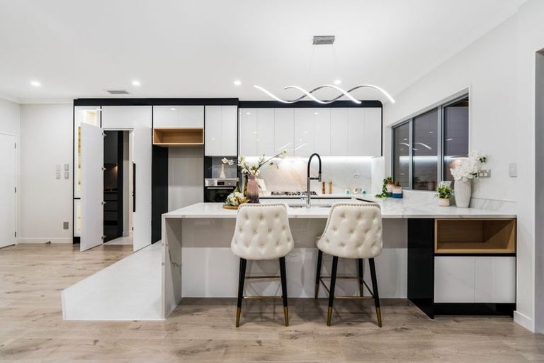 Photo of property in 21 Black Shed Road, Flat Bush, Auckland, 2019