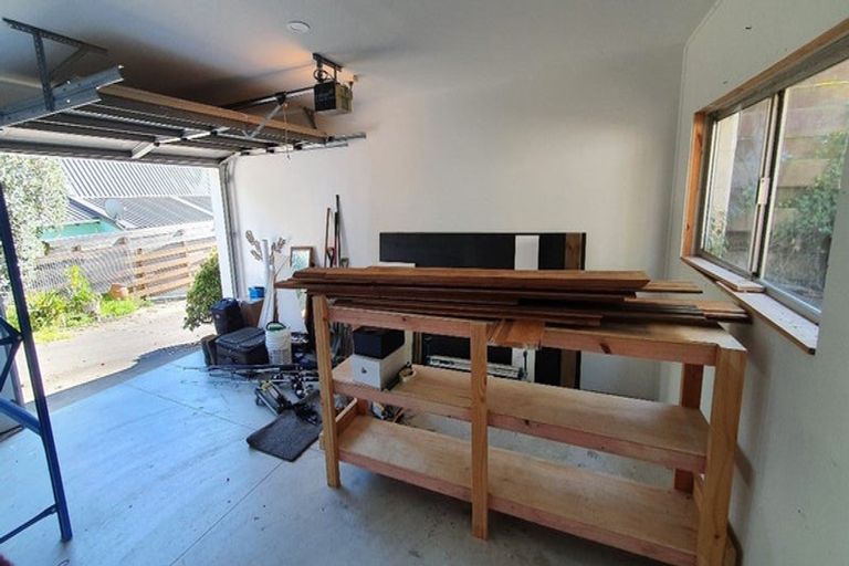 Photo of property in 2/9 Lingham Crescent, Torbay, Auckland, 0630